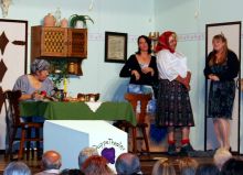 Theaterabend 'Drei Weiber und ein
                                    Gockel'2011